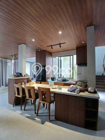 Rumah Mewah LB 300m2 Siap Pakai Desain Elegan di Bintaro, Tangerang Selatan Rumah Mewah LB 300m2 Siap Pakai Desain Elegan di Bintaro, Tangerang Selatan