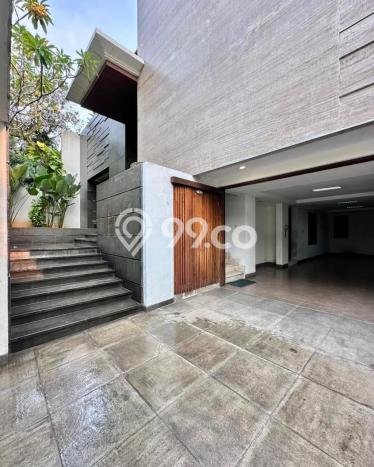 Rumah Mewah Akses Strategis di Jakarta Selatan Semi Furnished Rumah Mewah Akses Strategis di Jakarta Selatan Semi Furnished