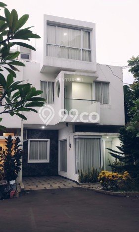 For Sale Rumah Mewah Exclusive di Ciputat, Tangerang Selatan For Sale Rumah Mewah Exclusive di Ciputat, Tangerang Selatan