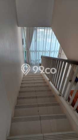 Rumah Mewah LB 127m2 Siap Huni Desain Elegan di Bintaro, Tangerang Selatan Rumah Mewah LB 127m2 Siap Huni Desain Elegan di Bintaro, Tangerang Selatan