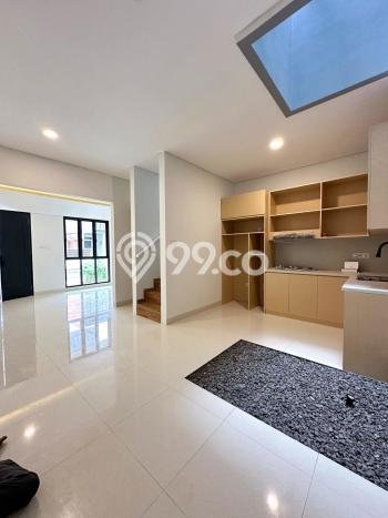 Rumah Modern 4 KT di Bintaro Tangerang Selatan Semi Furnished Rumah Modern 4 KT di Bintaro Tangerang Selatan Semi Furnished