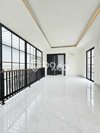 Hunian Mewah LB 255m2 Siap Huni Desain Elegan di Bintaro, Tangerang Selatan Hunian Mewah LB 255m2 Siap Huni Desain Elegan di Bintaro, Tangerang Selatan