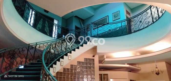 Hunian Mewah LB 350m2 Siap Pakai Desain Elegan di Bintaro, Tangerang Selatan Hunian Mewah LB 350m2 Siap Pakai Desain Elegan di Bintaro, Tangerang Selatan