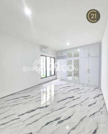 Rumah Luxury Modern Tanpa Renovasi di Bintaro Tangerang Selatan Rumah Luxury Modern Tanpa Renovasi di Bintaro Tangerang Selatan