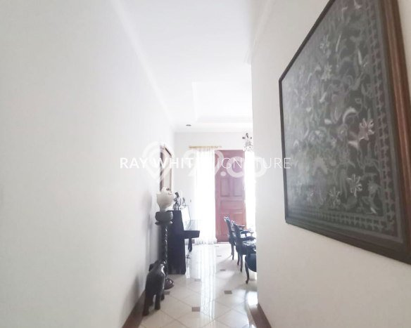 Rumah Minimalis LT 171m² Terawat di Pejompongan, Dekat Pusat Perbelanjaan, Jakarta Pusat Rumah Minimalis LT 171m² Terawat di Pejompongan, Dekat Pusat Perbelanjaan, Jakarta Pusat