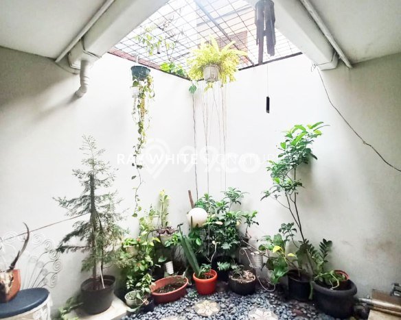 Rumah Minimalis LT 171m² Terawat di Pejompongan, Dekat Pusat Perbelanjaan, Jakarta Pusat Rumah Minimalis LT 171m² Terawat di Pejompongan, Dekat Pusat Perbelanjaan, Jakarta Pusat