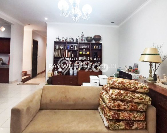 Rumah Minimalis LT 171m² Terawat di Pejompongan, Dekat Pusat Perbelanjaan, Jakarta Pusat Rumah Minimalis LT 171m² Terawat di Pejompongan, Dekat Pusat Perbelanjaan, Jakarta Pusat