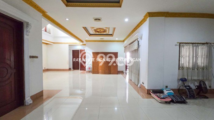 Best Deal Hunian Mewah Ideal dan Luas di Kebayoran Lama, Jakarta Selatan Best Deal Hunian Mewah Ideal dan Luas di Kebayoran Lama, Jakarta Selatan