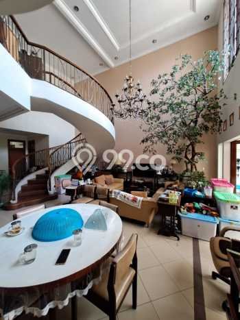 Rumah Idaman Keluarga! Rumah Mewah di Kebayoran Baru, Jakarta Selatan, LT 280m² Bangunan 300m² Rumah Idaman Keluarga! Rumah Mewah di Kebayoran Baru, Jakarta Selatan, LT 280m² Bangunan 300m²