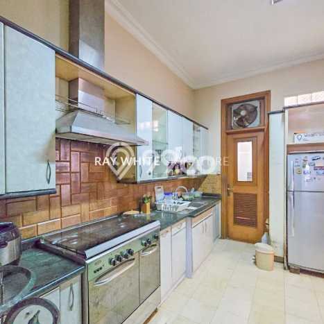 Rumah Menguntungkan di Pusat Kota Kebayoran Baru, Jakarta Selatan - 3 Kamar Tidur Rumah Menguntungkan di Pusat Kota Kebayoran Baru, Jakarta Selatan - 3 Kamar Tidur