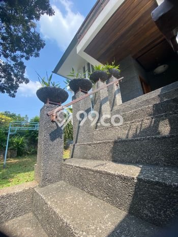 Rumah Bagus 3 Lantai Jalan Lebar Dekat Senayan Pakubuwono Rumah Bagus 3 Lantai Jalan Lebar Dekat Senayan Pakubuwono