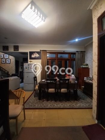 Siap Huni Rumah Mewah 5 Kamar di Kebayoran Baru Dekat ke Mana Pun Siap Huni Rumah Mewah 5 Kamar di Kebayoran Baru Dekat ke Mana Pun