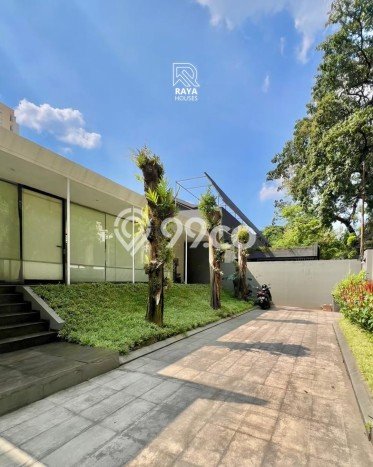 Rumah Eksklusif Siap Huni LT 270m2 di Kebayoran Baru, Jakarta Selatan Rumah Eksklusif Siap Huni LT 270m2 di Kebayoran Baru, Jakarta Selatan