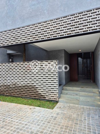 Ready to Use! Premium House LT 161m2 Desain Elegan di Cipete Ready to Use! Premium House LT 161m2 Desain Elegan di Cipete