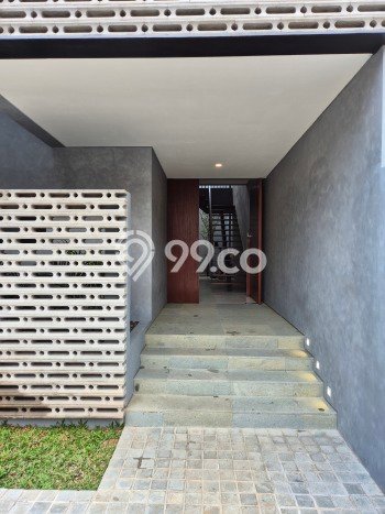 Rumah Luxury Modern Tanpa Renovasi di Pondok Indah Jakarta Selatan Rumah Luxury Modern Tanpa Renovasi di Pondok Indah Jakarta Selatan