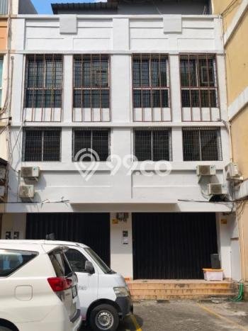 Unit Ruko Dijual di Jakarta Pusat LT 380m2 & LB 380m2 Unit Ruko Dijual di Jakarta Pusat LT 380m2 & LB 380m2
