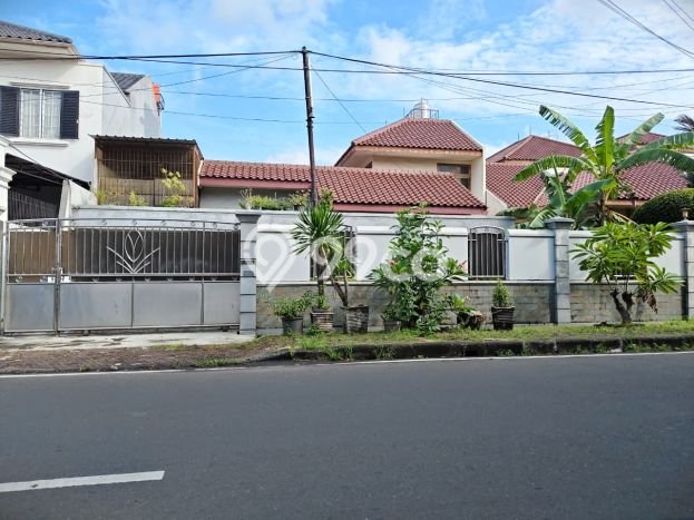 Ready to Use! Premium House LT 450m2 Desain Elegan di Pulo Asem Ready to Use! Premium House LT 450m2 Desain Elegan di Pulo Asem