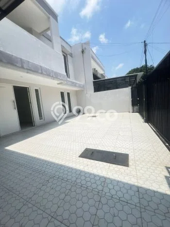 Jarang Ada! Rumah Kontrakan 4 Kamar Bagus Siap Huni Metland Menteng Jarang Ada! Rumah Kontrakan 4 Kamar Bagus Siap Huni Metland Menteng