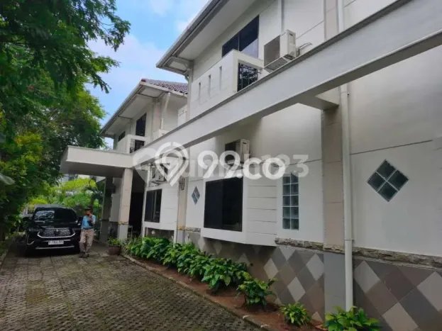Rumah Kost Dijual di Cikarang Pusat, Bekasi, 16 KT, 14 KM, Bangunan 570m2 Rumah Kost Dijual di Cikarang Pusat, Bekasi, 16 KT, 14 KM, Bangunan 570m2