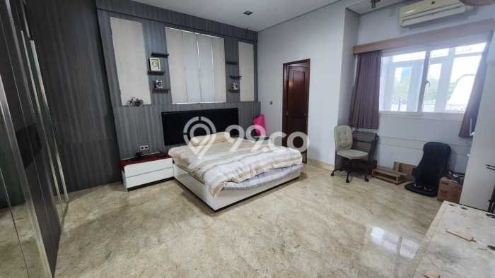 Jual Rumah Mewah Megah Dengan View Eksklusif di Gading Serpong, Tangerang Jual Rumah Mewah Megah Dengan View Eksklusif di Gading Serpong, Tangerang