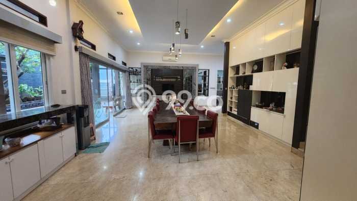 Jual Rumah Mewah Megah Dengan View Eksklusif di Gading Serpong, Tangerang Jual Rumah Mewah Megah Dengan View Eksklusif di Gading Serpong, Tangerang