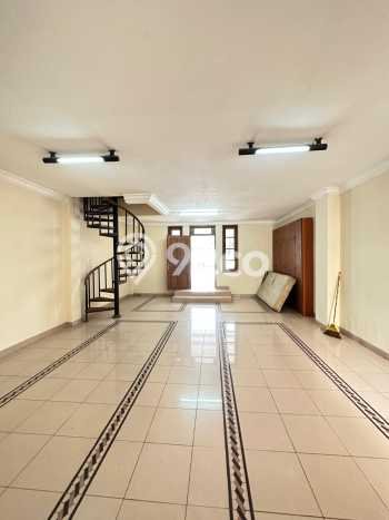 Best Deal Hunian Mewah Ideal dan Luas di Kebayoran Baru, Jakarta Selatan Best Deal Hunian Mewah Ideal dan Luas di Kebayoran Baru, Jakarta Selatan