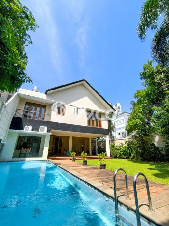 For Sale! Luxury House LT 576m2 Desain Modern di Kemang For Sale! Luxury House LT 576m2 Desain Modern di Kemang