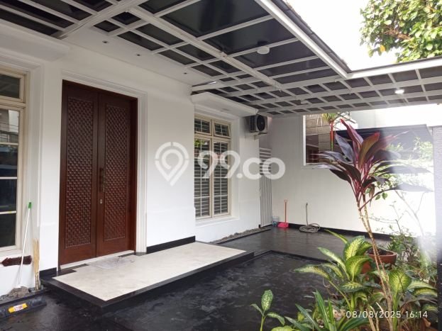 Rumah Luxury Modern Siap Huni di Pondok Indah Jakarta Selatan Rumah Luxury Modern Siap Huni di Pondok Indah Jakarta Selatan
