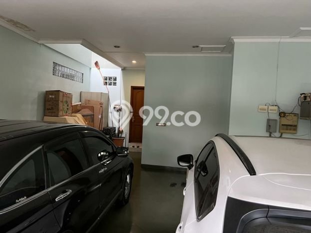 Rumah Elit LB 800m2 Siap Huni Desain Elegan di Kedoya, Jakarta Barat Rumah Elit LB 800m2 Siap Huni Desain Elegan di Kedoya, Jakarta Barat