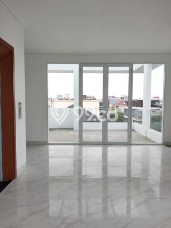 Jual Rumah Mewah Elegan Dengan View Cantik di Sunter, Jakarta Utara Jual Rumah Mewah Elegan Dengan View Cantik di Sunter, Jakarta Utara