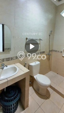Jual Rumah Bagus Siap Huni LB 149m2 di Lippo Cikarang, Cikarang Jual Rumah Bagus Siap Huni LB 149m2 di Lippo Cikarang, Cikarang