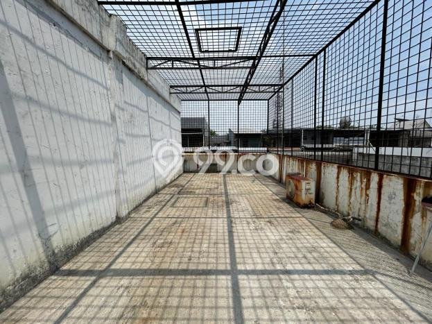 Ruko Lokasi Komersial Kawasan Karang Anyar, Luas 270m², Jalur Utama Ruko Lokasi Komersial Kawasan Karang Anyar, Luas 270m², Jalur Utama
