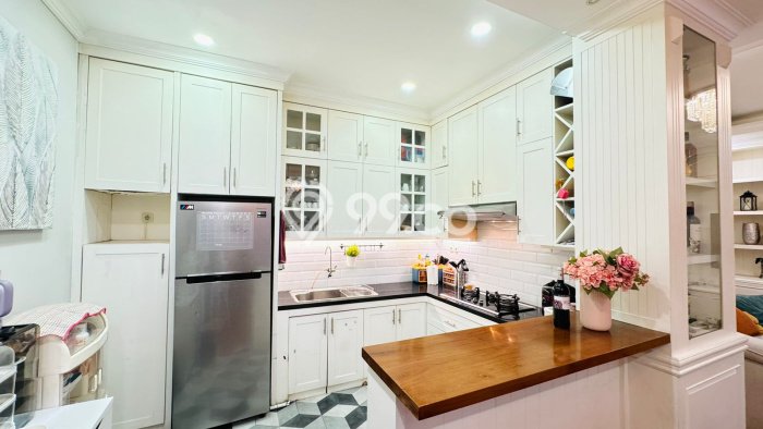 Jual Rumah Mewah Elegan Dengan View Eksklusif di Daan Mogot, Jakarta Barat Jual Rumah Mewah Elegan Dengan View Eksklusif di Daan Mogot, Jakarta Barat