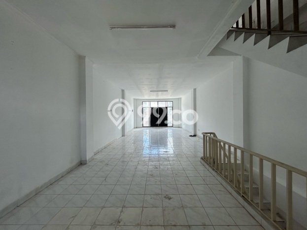 Unit Ruko Dijual di Jakarta Barat LT 237m2 & LB 220m2 Unit Ruko Dijual di Jakarta Barat LT 237m2 & LB 220m2