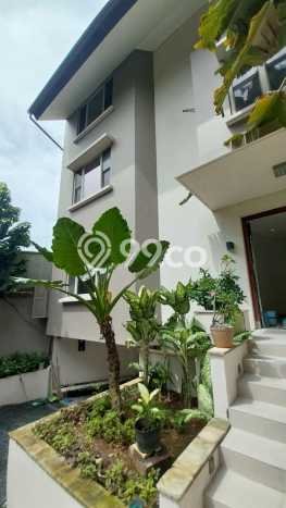 Disewakan Rumah Strategis LT 400m2 / LB 800m2 di Sudirman, Jakarta Selatan Disewakan Rumah Strategis LT 400m2 / LB 800m2 di Sudirman, Jakarta Selatan