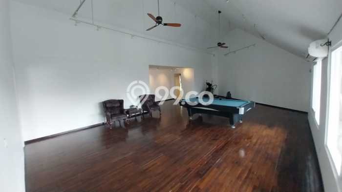 Disewakan Rumah Strategis LT 400m2 / LB 800m2 di Sudirman, Jakarta Selatan Disewakan Rumah Strategis LT 400m2 / LB 800m2 di Sudirman, Jakarta Selatan
