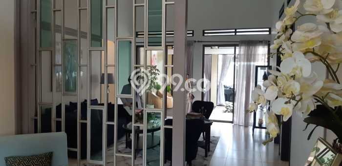 Rumah Luxury Modern Tanpa Renovasi di Kota Baru Parahyangan Bandung Rumah Luxury Modern Tanpa Renovasi di Kota Baru Parahyangan Bandung
