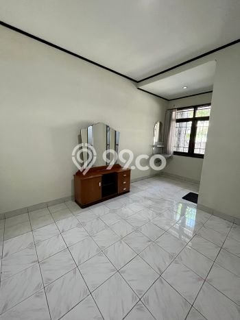 Dijual Rumah 4 Kamar Lokasi Ideal Nyaman dan Strategis di Astanaanyar Dijual Rumah 4 Kamar Lokasi Ideal Nyaman dan Strategis di Astanaanyar