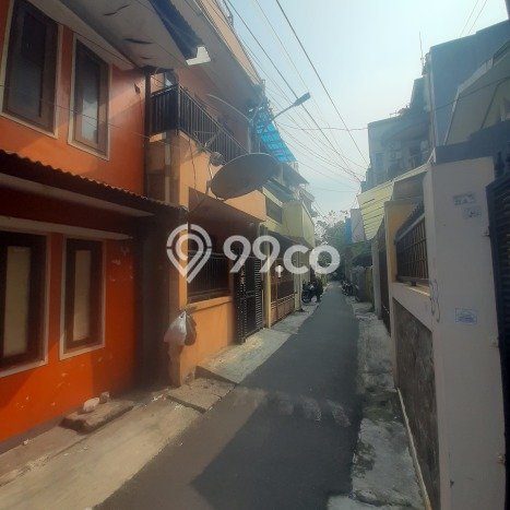 LOKASI STRATEGIS! Rumah kawasan , Akses ke Stasiun, 5 KM, Luas 68m2m² Bangunan 120m2m² LOKASI STRATEGIS! Rumah kawasan , Akses ke Stasiun, 5 KM, Luas 68m2m² Bangunan 120m2m²