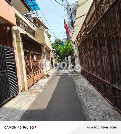 LOKASI STRATEGIS! Rumah kawasan , Akses ke Stasiun, 5 KM, Luas 68m2m² Bangunan 120m2m² LOKASI STRATEGIS! Rumah kawasan , Akses ke Stasiun, 5 KM, Luas 68m2m² Bangunan 120m2m²