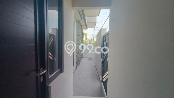 Dijual Rumah Mewah Elegan Dengan View Eksklusif di Sutorejo, Surabaya Dijual Rumah Mewah Elegan Dengan View Eksklusif di Sutorejo, Surabaya