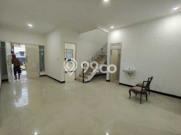 Hunian Mewah Dijual LT 175m2 di Mulyorejo, Surabaya Hunian Mewah Dijual LT 175m2 di Mulyorejo, Surabaya