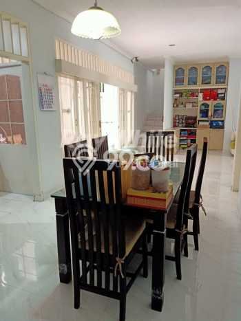 Rumah Elit Akses Mudah di Jakarta Barat Semi Furnished Rumah Elit Akses Mudah di Jakarta Barat Semi Furnished