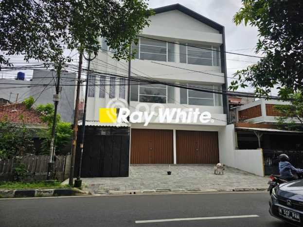 Unit Ruko Dijual di Jakarta Barat LT 80m2 & LB 240m2 Unit Ruko Dijual di Jakarta Barat LT 80m2 & LB 240m2