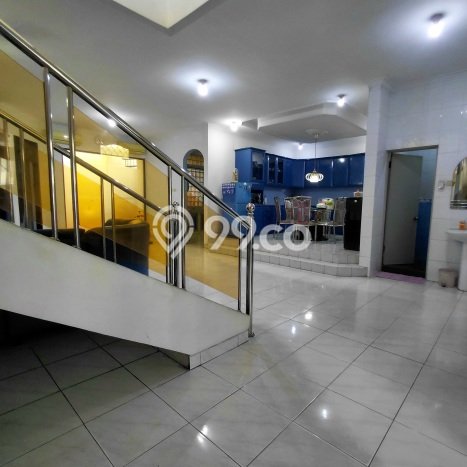 Rumah Elit LB 350m2 Siap Huni Desain Elegan di Puri Indah, Jakarta Barat Rumah Elit LB 350m2 Siap Huni Desain Elegan di Puri Indah, Jakarta Barat