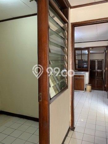 Ready to Use! Luxury House LT 300m2 Desain Elegan di Veteran Ready to Use! Luxury House LT 300m2 Desain Elegan di Veteran