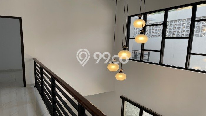 Rumah Mewah LB 250m2 Siap Huni Desain Elegan di Sektor 9-Bintaro, Tangerang Selatan Rumah Mewah LB 250m2 Siap Huni Desain Elegan di Sektor 9-Bintaro, Tangerang Selatan