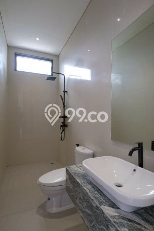 Rumah Luxury Modern Siap Huni di Modernland Tangerang Rumah Luxury Modern Siap Huni di Modernland Tangerang