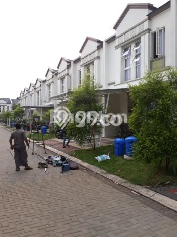 For Sale Hunian Rumah Terawat 2 KT di BSD, Tangerang For Sale Hunian Rumah Terawat 2 KT di BSD, Tangerang