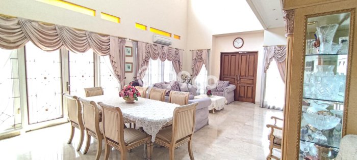 Rumah Elit Modern Tanpa Renovasi di Metro Permata Tangerang Rumah Elit Modern Tanpa Renovasi di Metro Permata Tangerang
